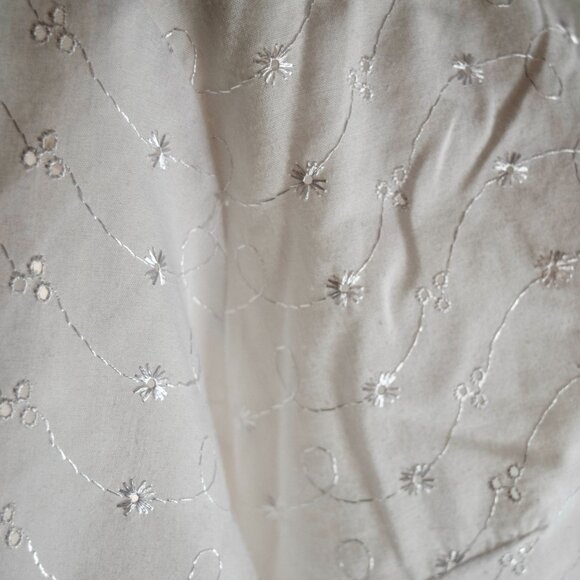 Northern Reflections XL White Embroidered Short Sleeve Button-Up Top - Picture 5 of 6